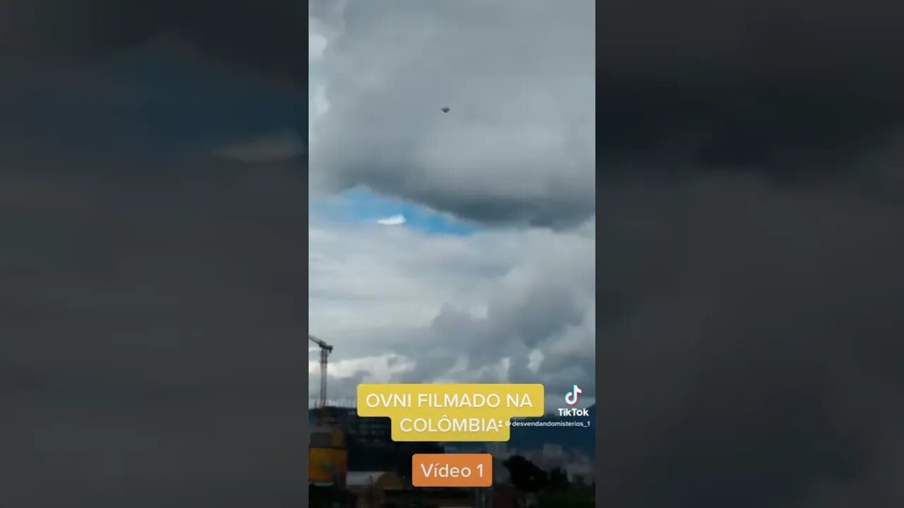 OVNI filmado em Medellin, Colômbia, no dia 27 de junho. Vídeo 1.