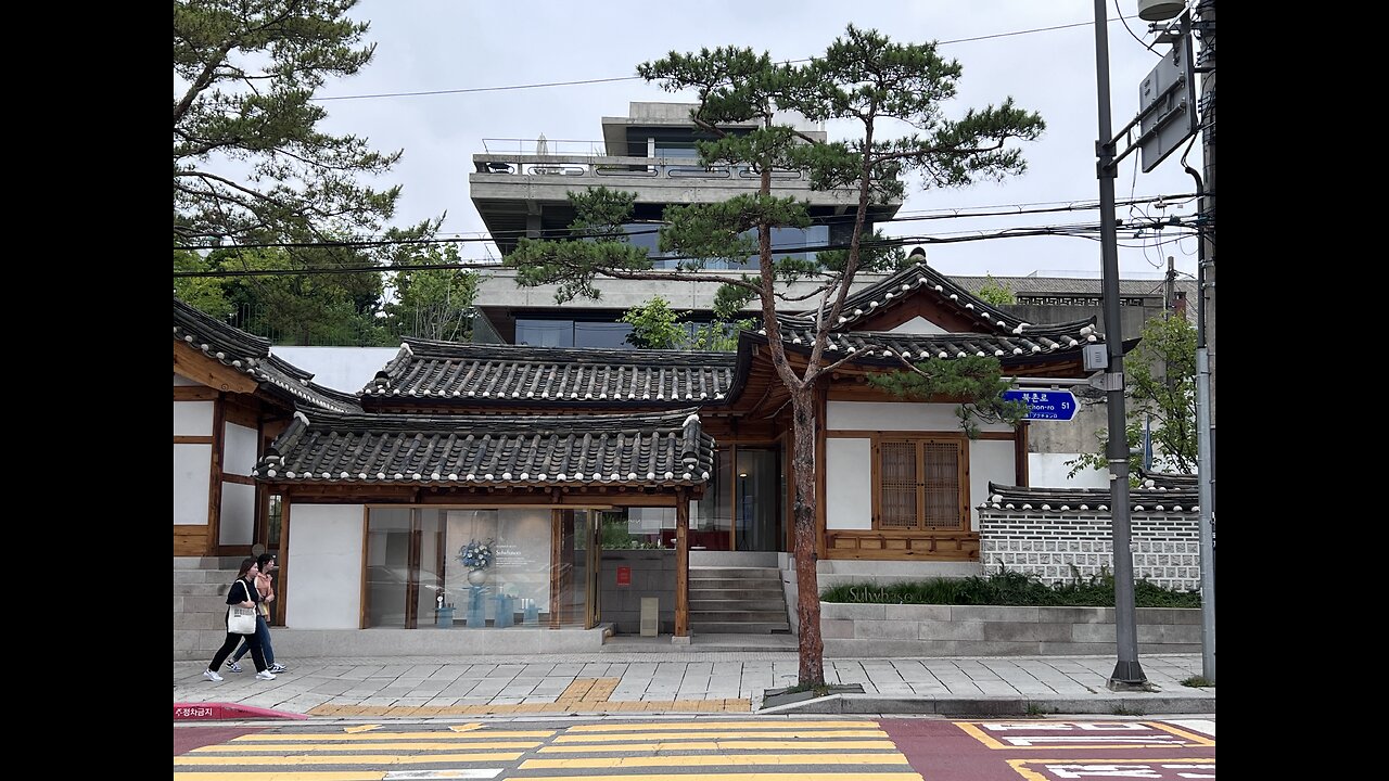 The Walk of Bukchon Hanok Village