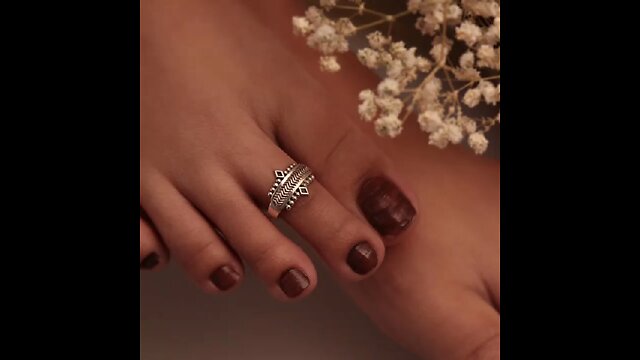 silver toe ring design