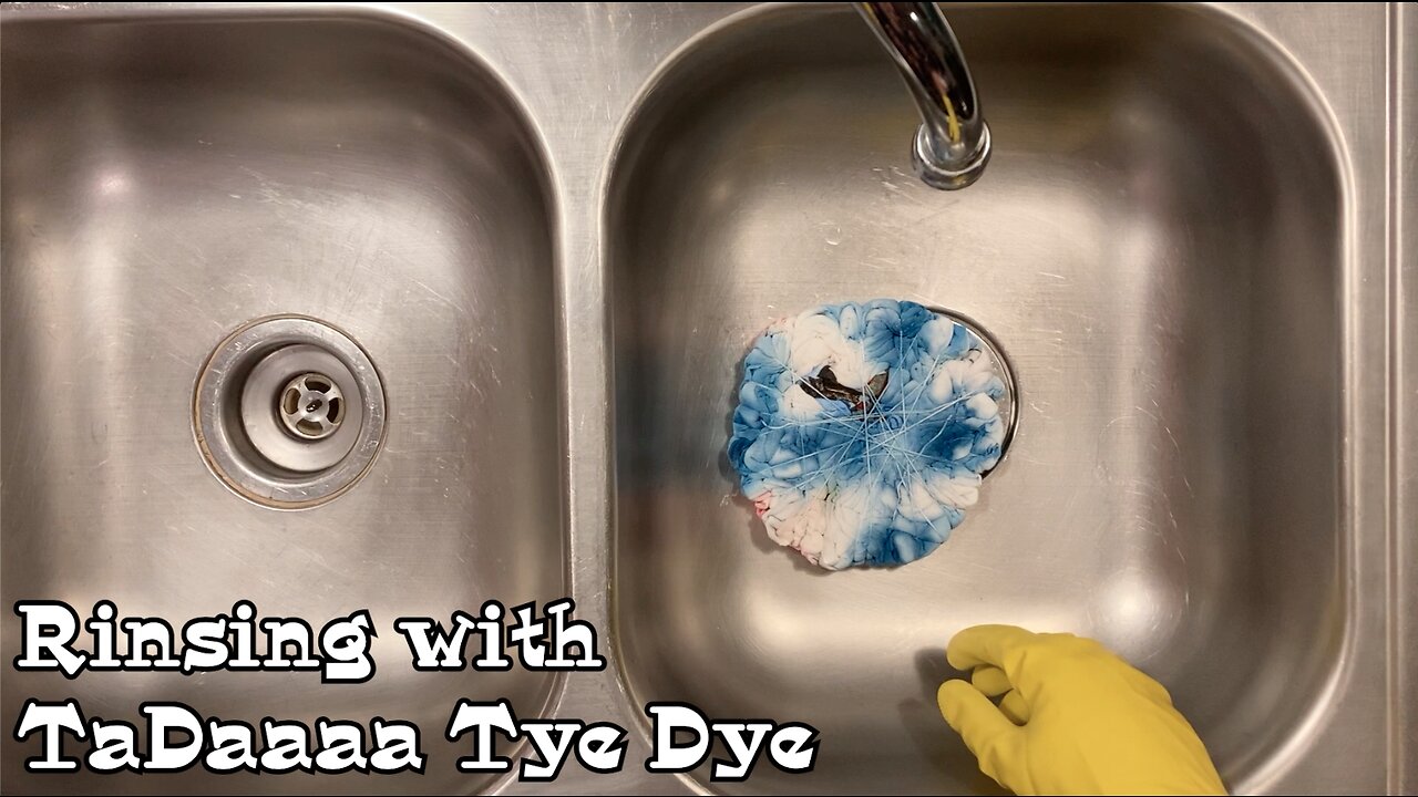 Rinsing Tie Dye with TaDaaaa Tye Dye: America, Land of the Free Tee L