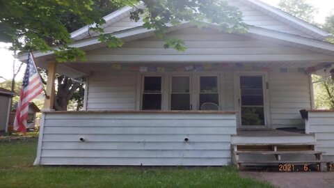 922 Linton Street, Kalamazoo, MI Presented by Richard Stewart.