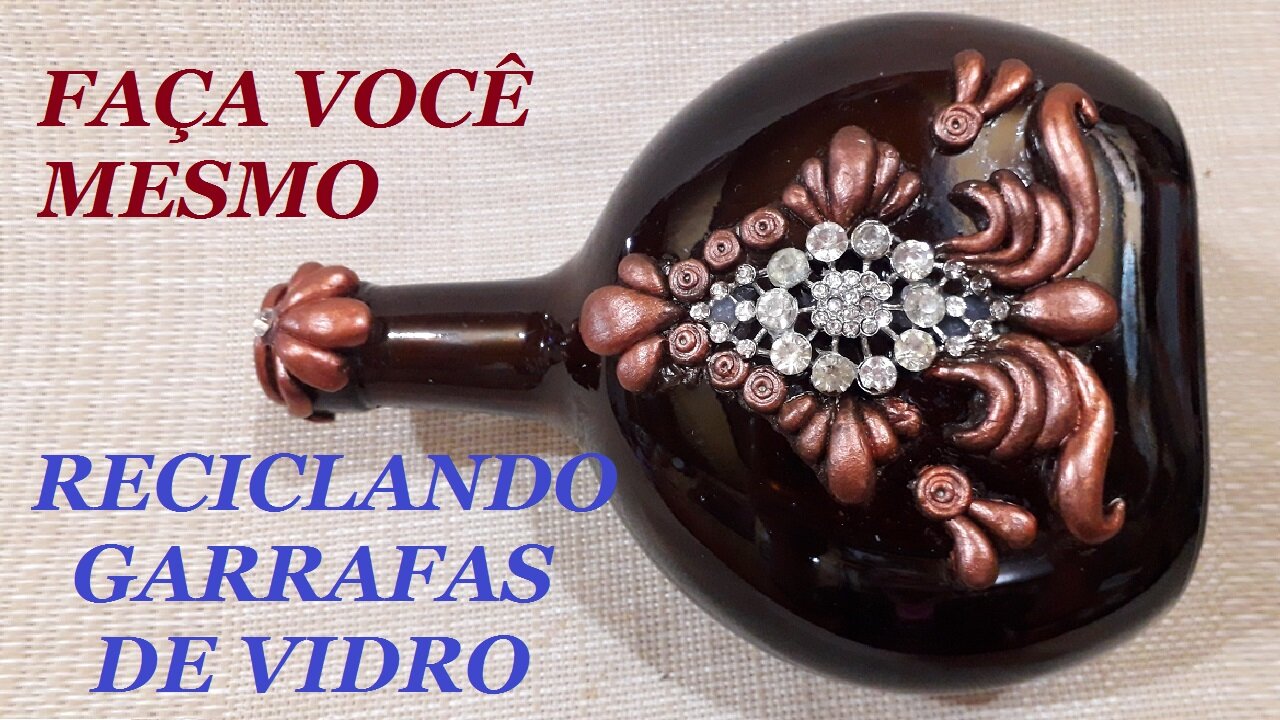 GARRAFA DECORADA COM MASSA EPOXI - ARABESCOS E BIJUTERIAS @lucibuzo 