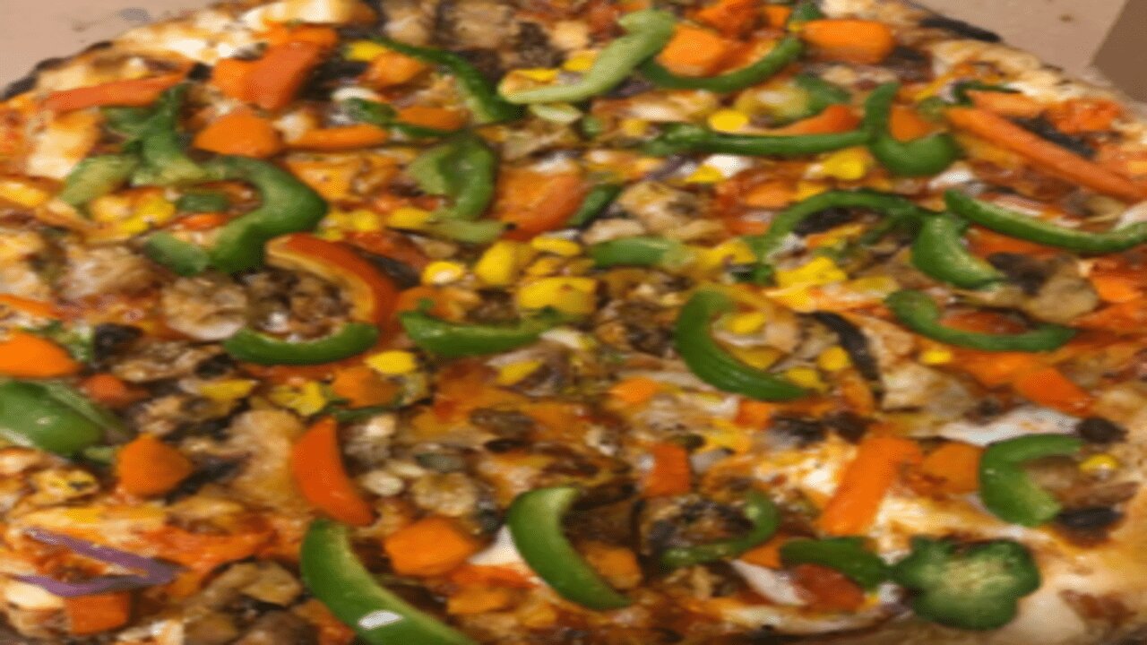 🍕 Ultimate Loaded Veggies Pizza: Taste Explosion! 😋