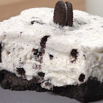 Easy, No Bake Oreo Cheesecake