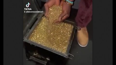 U.N. Shipping Containers Filled With Boxes of Gold - HaloNews