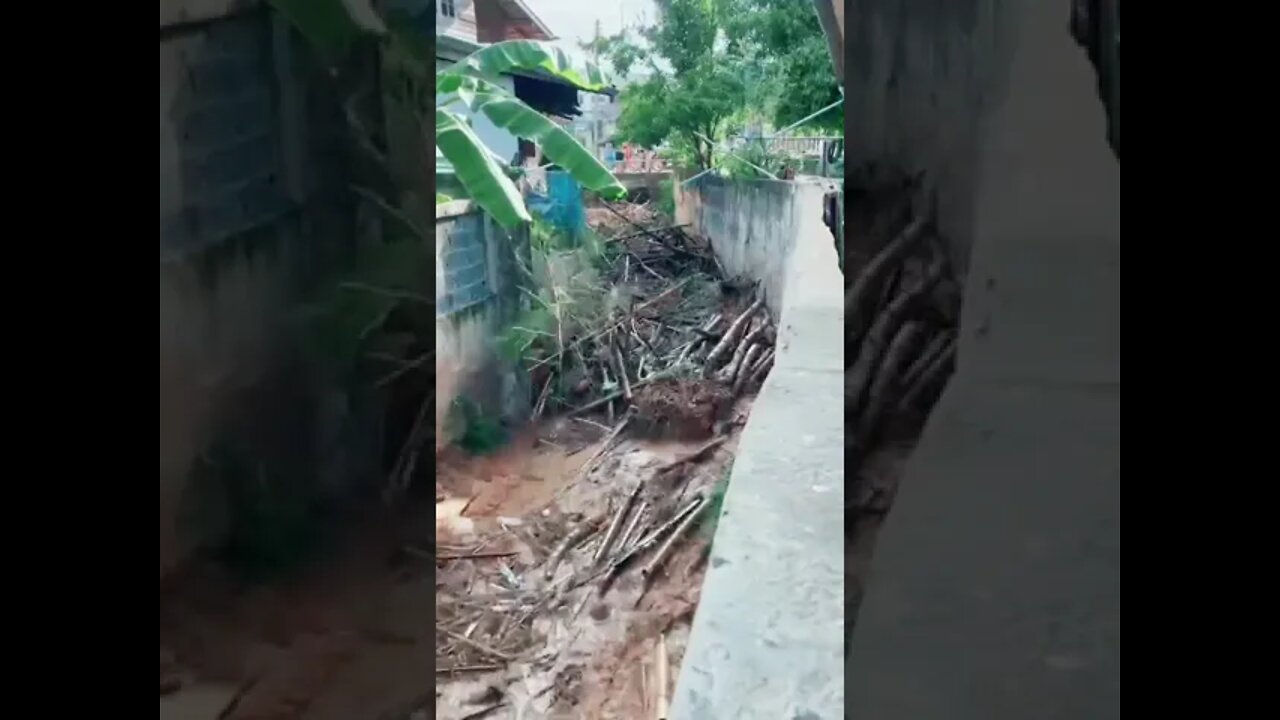 Banjir Sampah 😳