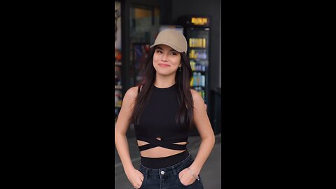 cap girl dancing 😻