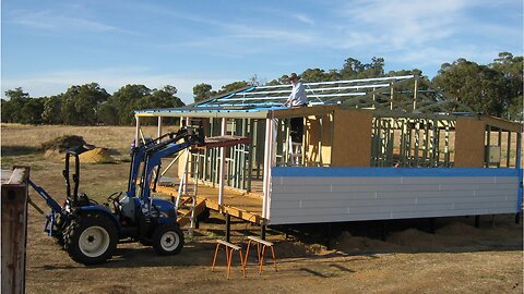 Building the kit home 17 - Roof sheeting before walls - Why?