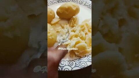 Samosa best snack ever #shorts #ytshorts #samosa #breakfast #tasty #snacks #streetfood #delicious