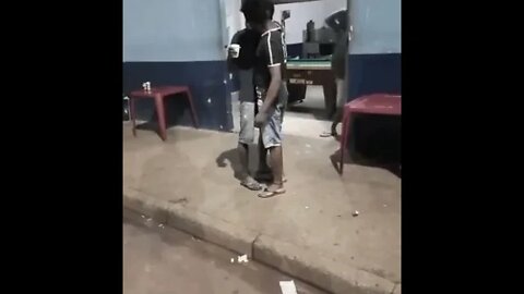 DEPOIS QUE TOMA UMA O ESPIRITO SE REVELA , VEJA O QUE ROLOU NESSE BOTECO ( MEME ) ( VIRAL ) #shorts