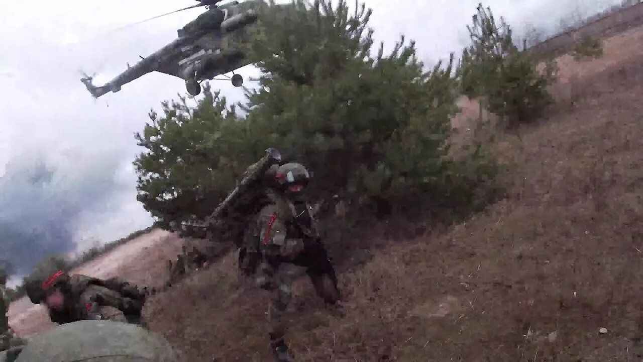 🔴 Ukraine War - Helmet Cam Captures Russian Air Assault Troops First Capture Of Hostomel Airport