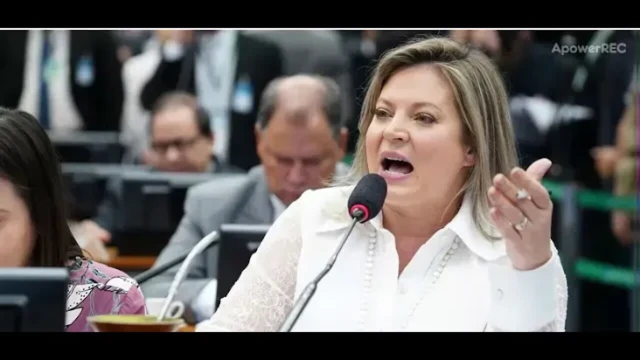 JOICE HASSELMANN chama de vassalo OLAVO DE CARVALHO