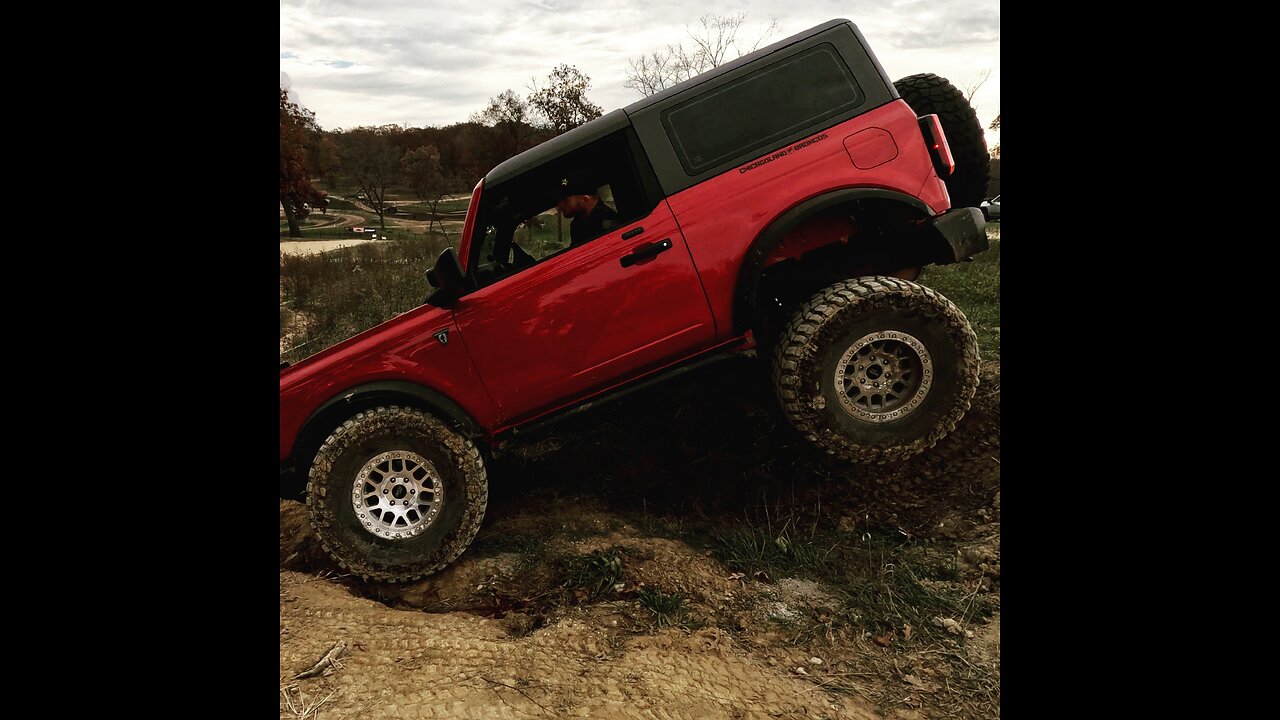 2-Door Bronco on 37s on the Articulation Course @ Nuclear Fall Crawl 2023