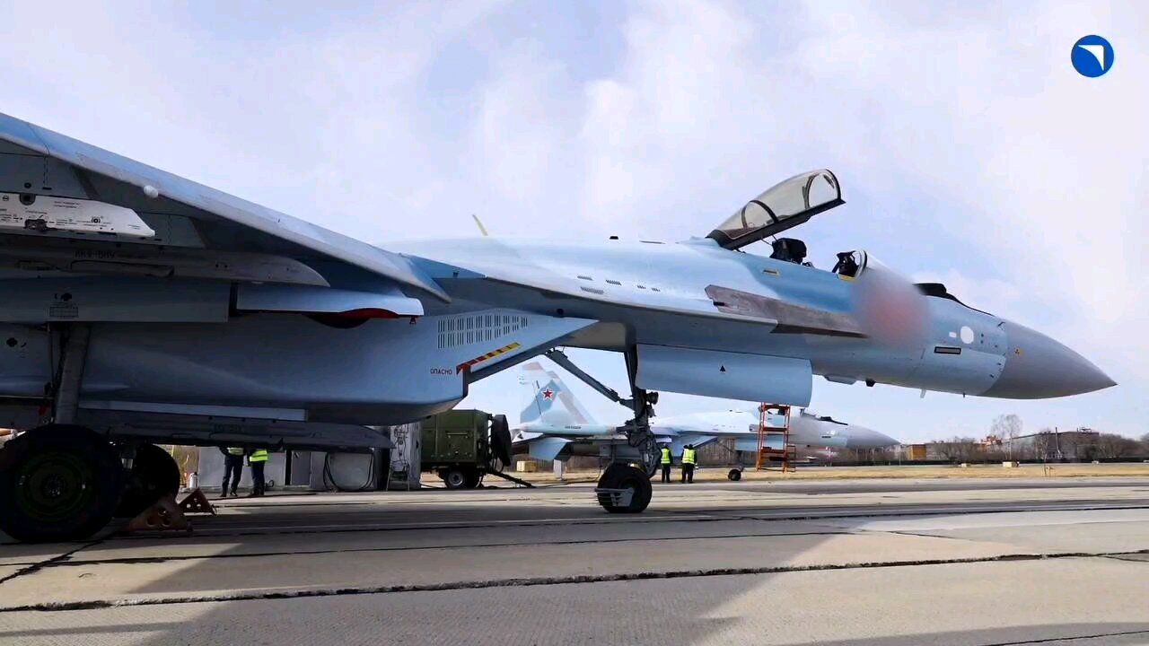 UAC delivered a new batch of modern Sukhoi Su-35S multi-role fighters to the Russia Air Force.