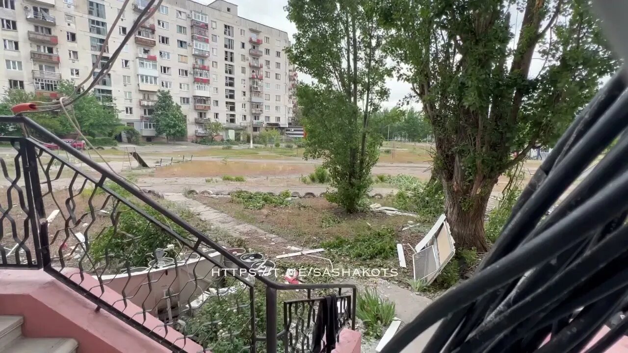 Rubezhnoye Is Currently Under Artillery Fire From The Armed Forces Of Ukraine (LPR) Pt.1