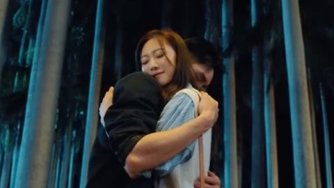 Ela lembrou do único amigo que ela tinha quando era criança, e mau esperava que ele era o seu nmr 😏🤭/ She remembered the only friend she had when she was a kid, and she just hoped he was her boyfriend 😏🤭