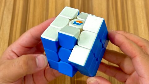 2 Color Rubik’s Cube Solved in 1.24 Seconds! (World Record)