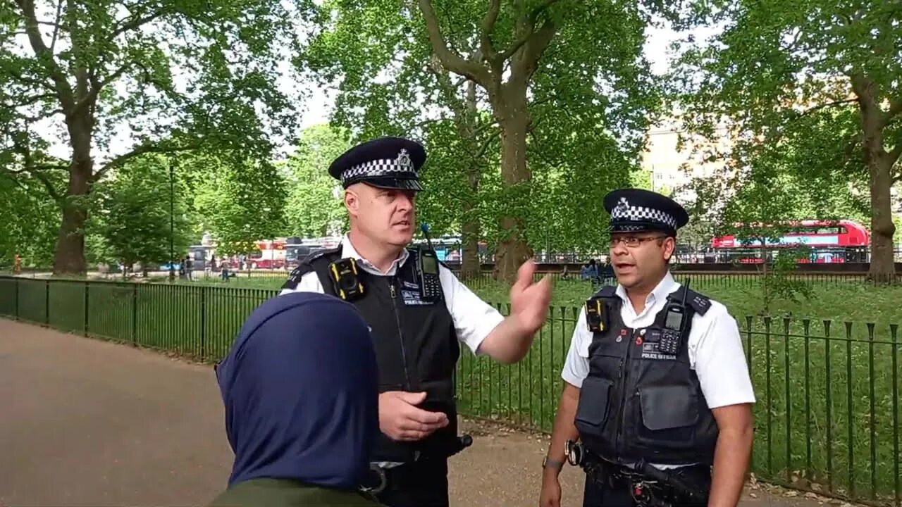 Police make a man leave the park #speakerscorner