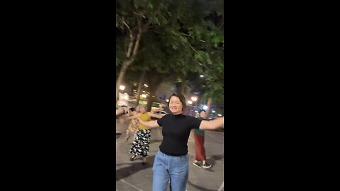 Beautiful Group Of Ladies Dancing In Plaza !