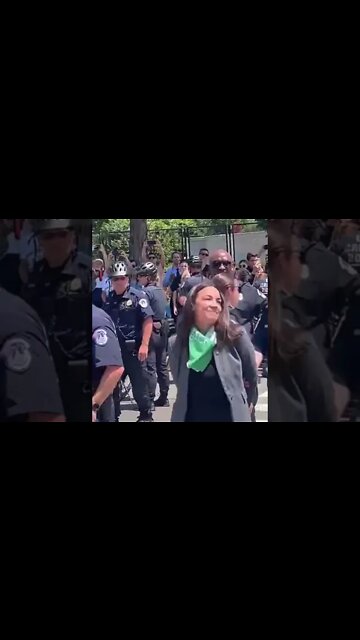 Acting 101 when you’re pretending to be handcuffed do not put your fist in the air always