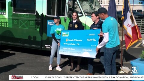 Farmland makes big donation to Foodbank for the Heartland and Nebraska FFA