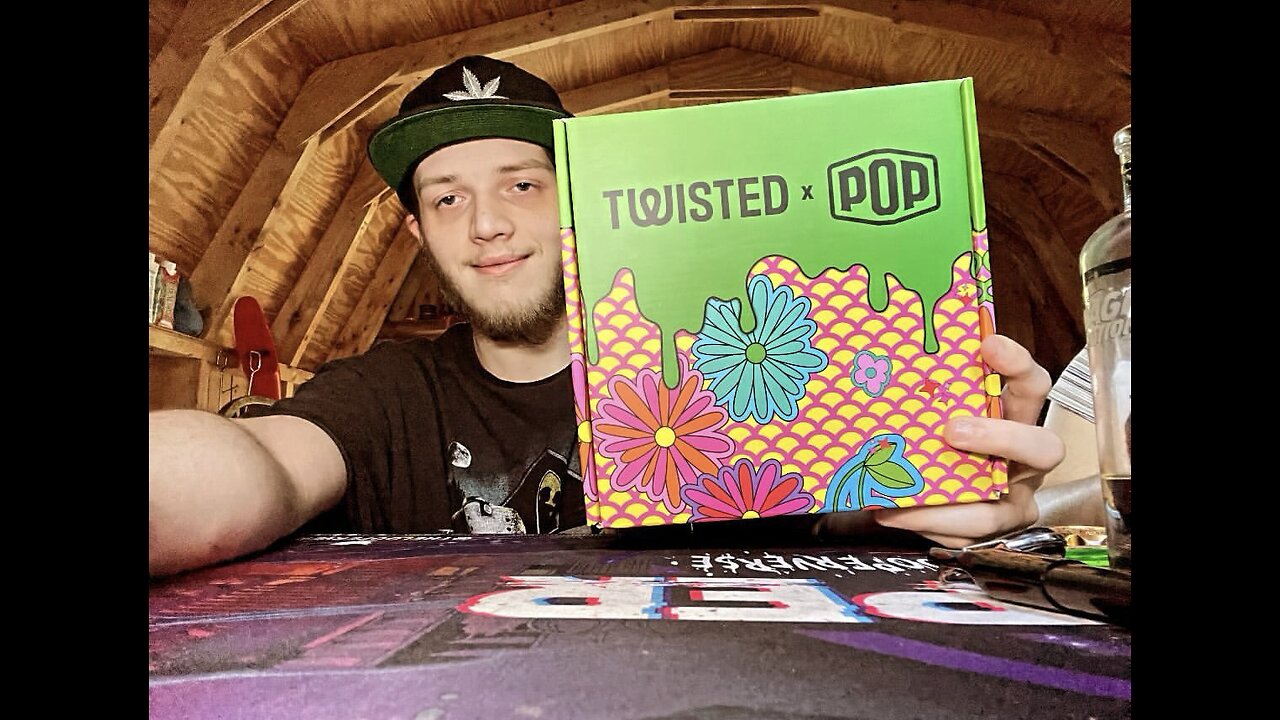 Opening box of goodies from homies at Twisted Hemp and POP!! And reviewing some goodies !!