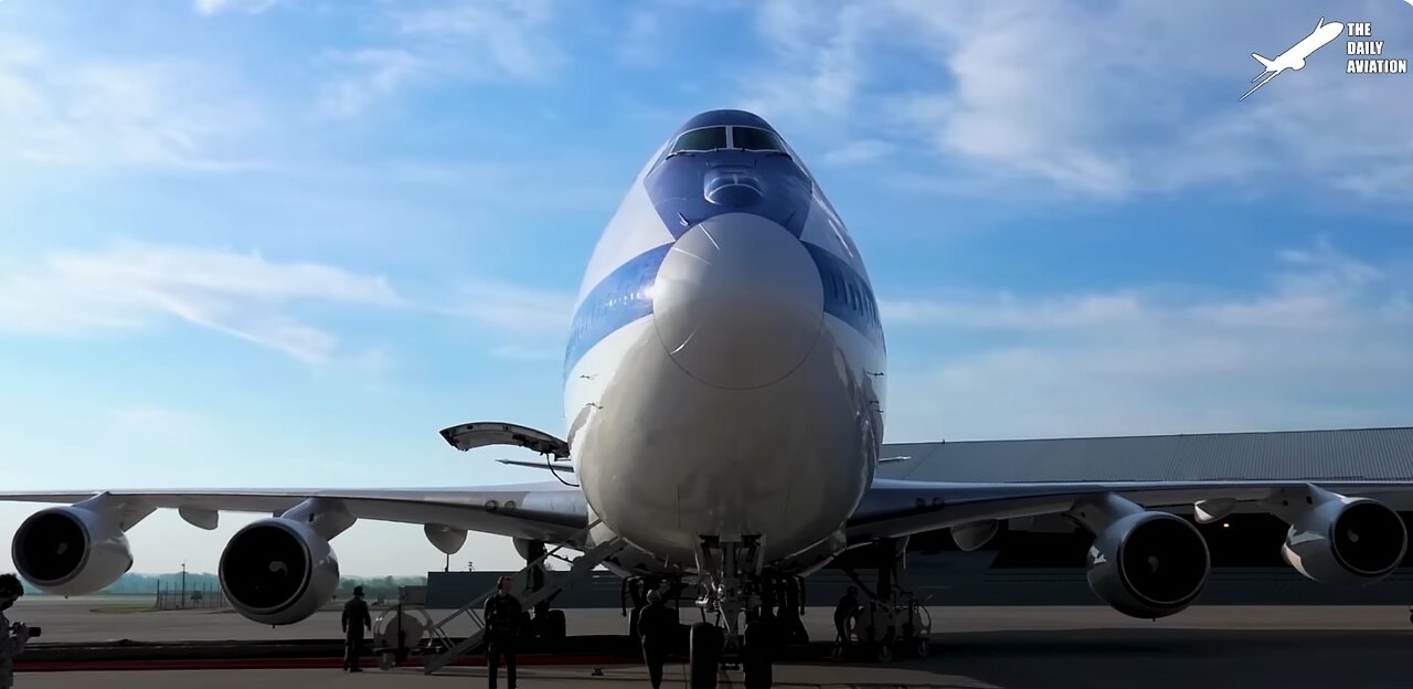 Inside US $250 Million Bunker Plane That Can Fly Non Stop for an Entire Week