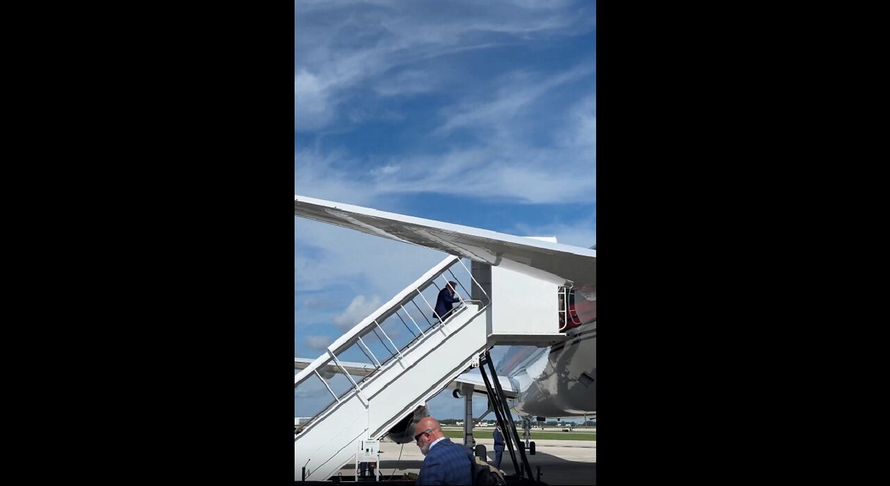 Trump departs for Tucson, AZ