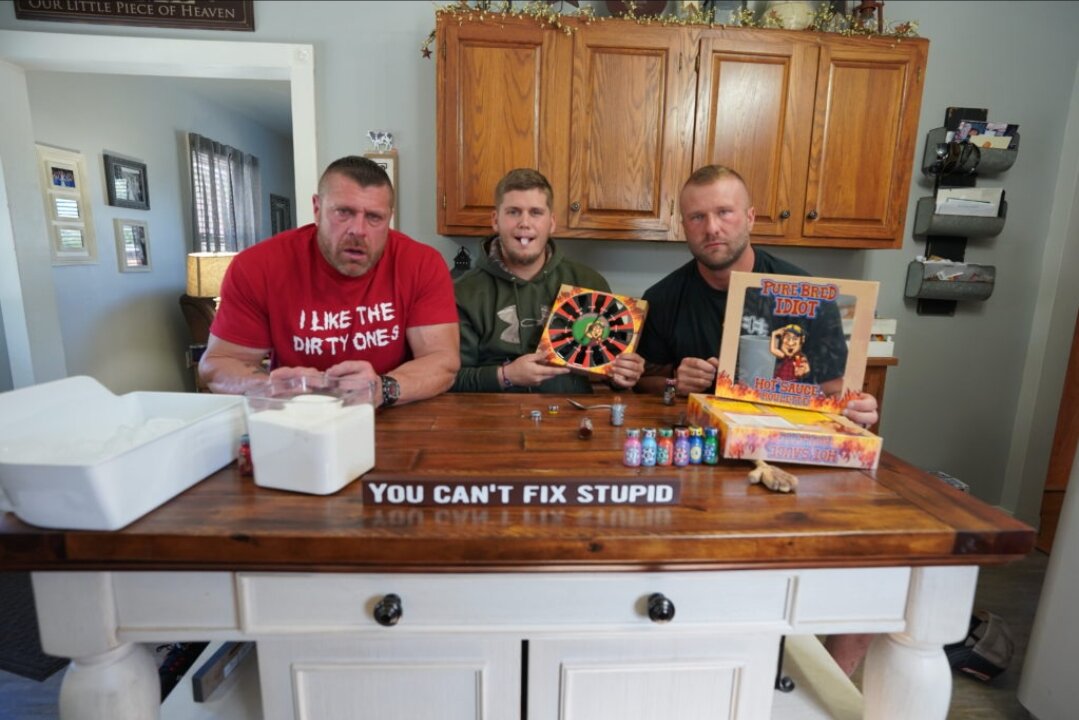 Hot Sauce Roulette!!! October 16, 2019