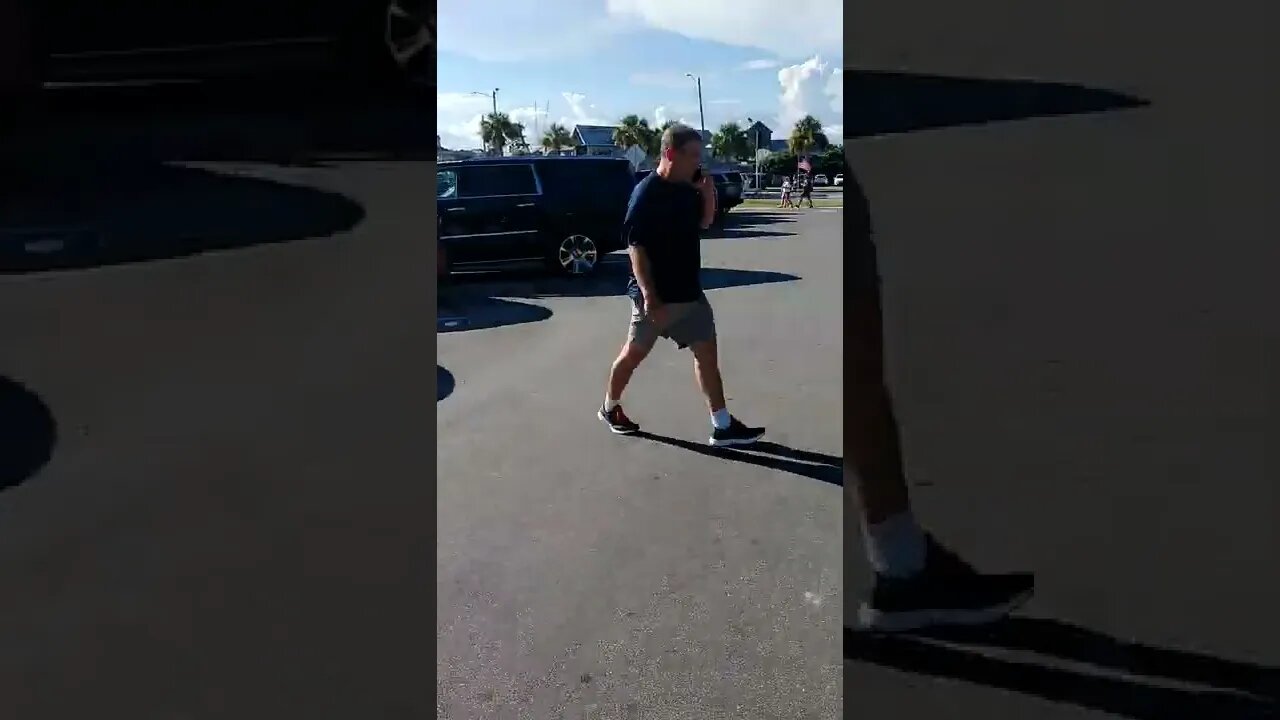 They delayed my phone. #gangstalker who filmed me & then pretended to be talking on the phone.