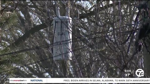 Thousands still wait for power to turn on after Friday's winter storm