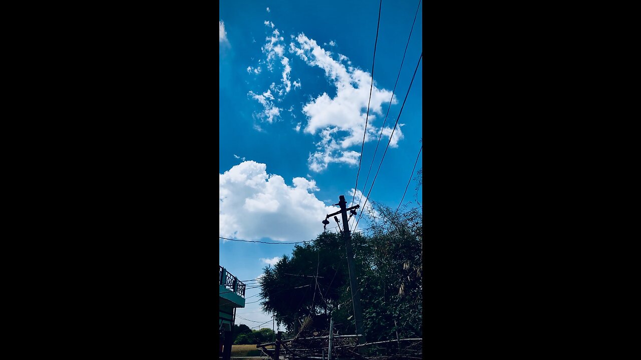 Running sky , blue sky , beautiful view