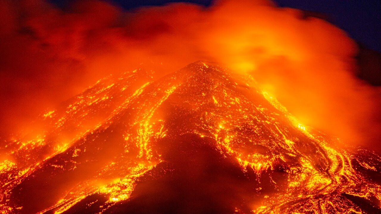 World's largest active volcano erupts in Hawaii