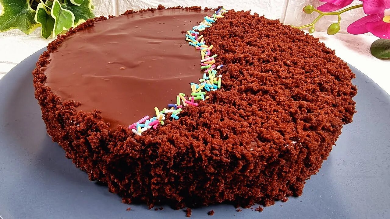 THE FAMOUS dessert that's driving the world crazy! You will love this chocolate cake!