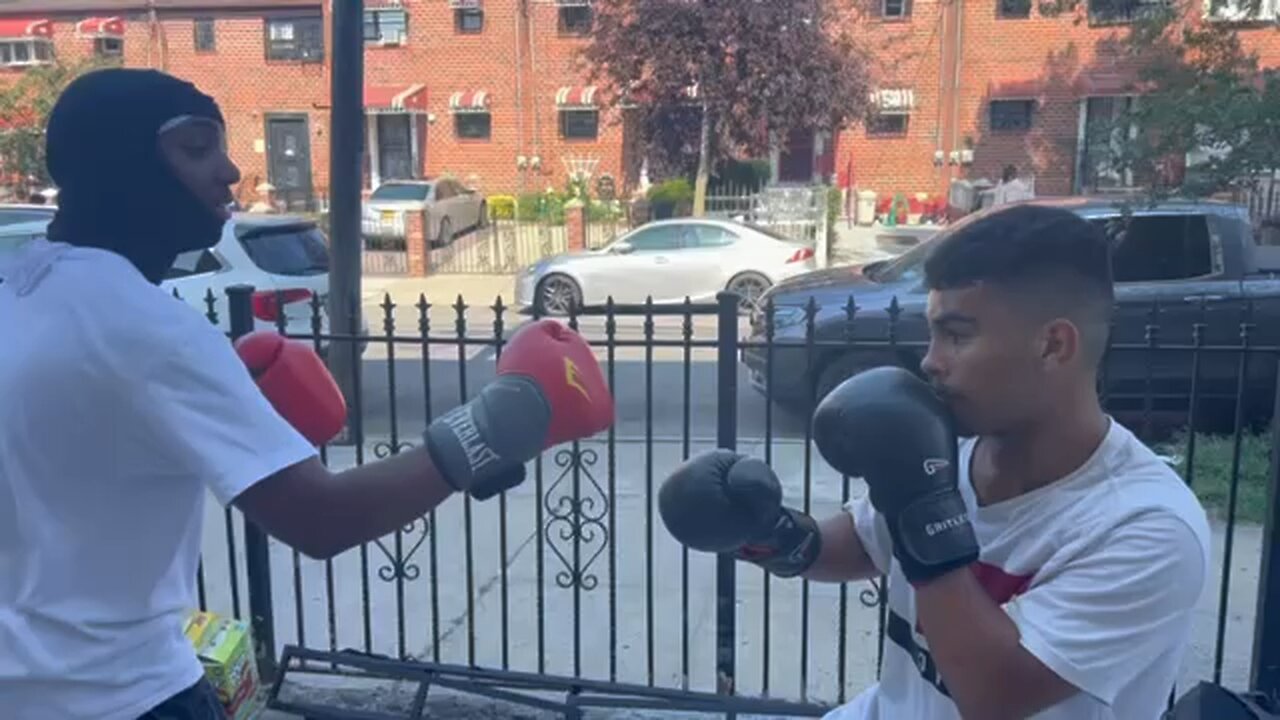 Kal El VS ￼ Nas