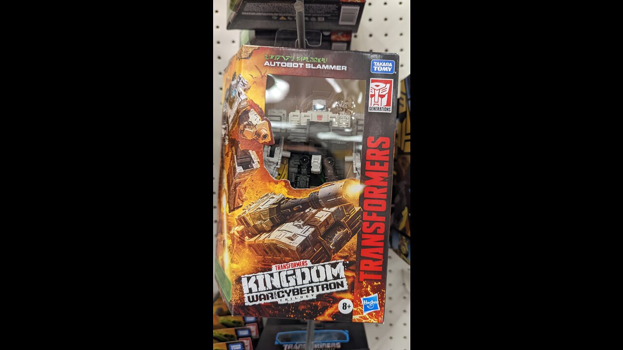 Transformers WFC Kingdom Autobot Slammer Box Preview -