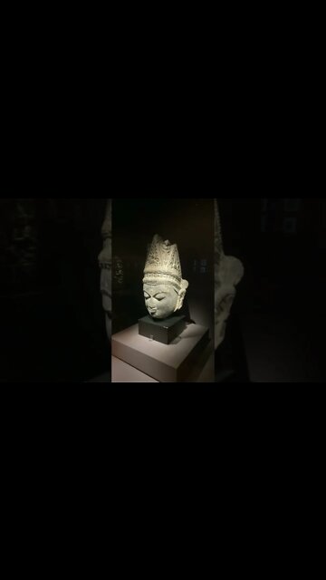 보관을 쓴 부처, 부처의 생애를 새긴 비상, 불교미술, 석가모니, 국립중앙박물관, 두상, 新疆, 위구르 자치구와 카자흐스탄, 우즈베키스탄, 키르기스스탄, 타지키스탄, 투르키스탄