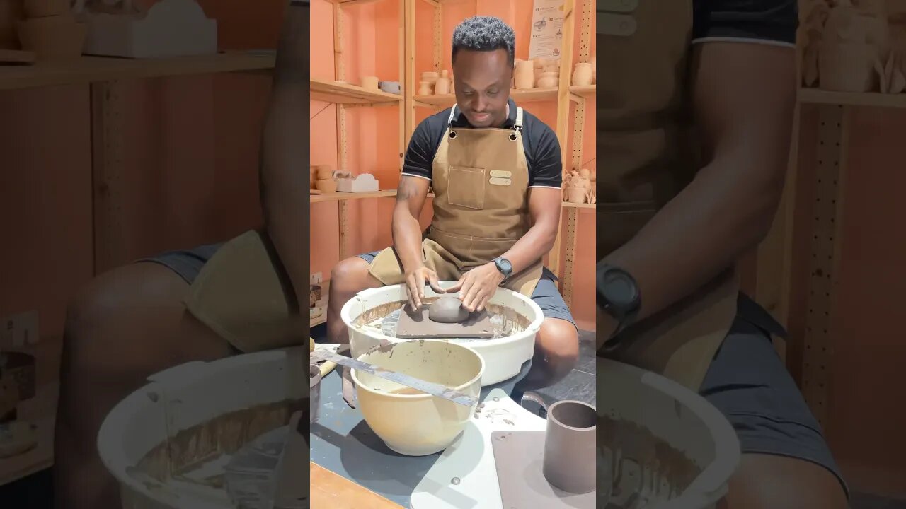 Pottery hand building and wheel throwing #handmadeceramics #ceramics #studiopottery #art #diy