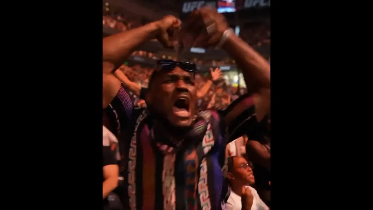 Kamaru Usman live reaction to Justin Gaethje KO of Dustin Poirier