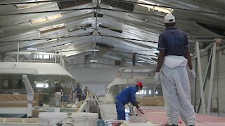 SOUTH AFRICA - Cape Town - Boat building (Video) (U8m)