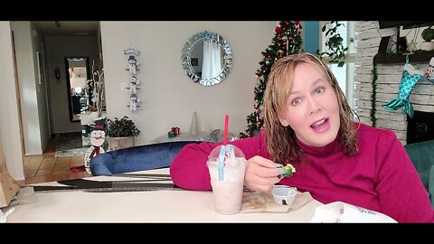 Vlogmas OOTD + Smashburger, Best Holiday shake ever