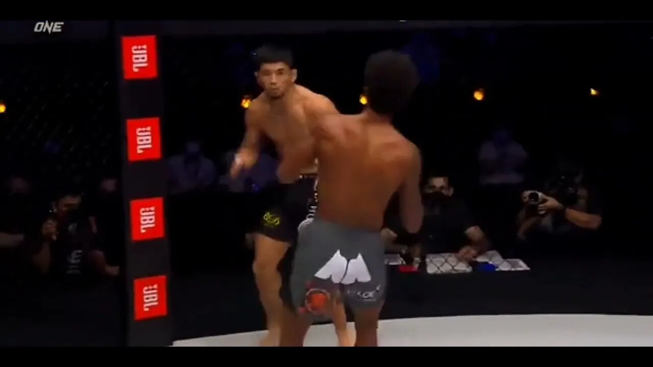 CAP=02 - Momentos incríveis de MMA gravado pelas câmeras - Léo Sócrates