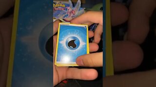 Abrindo um booster pokemon tcg de Estrelas radiantes