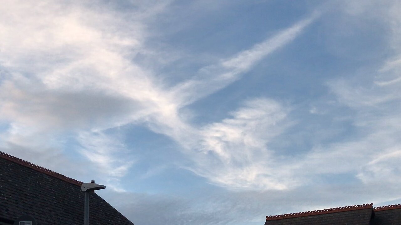 Lines in the sky Wales 2022