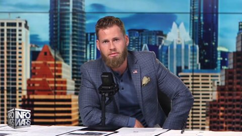 WAR ROOM (Full Show) Monday - 10/10/22