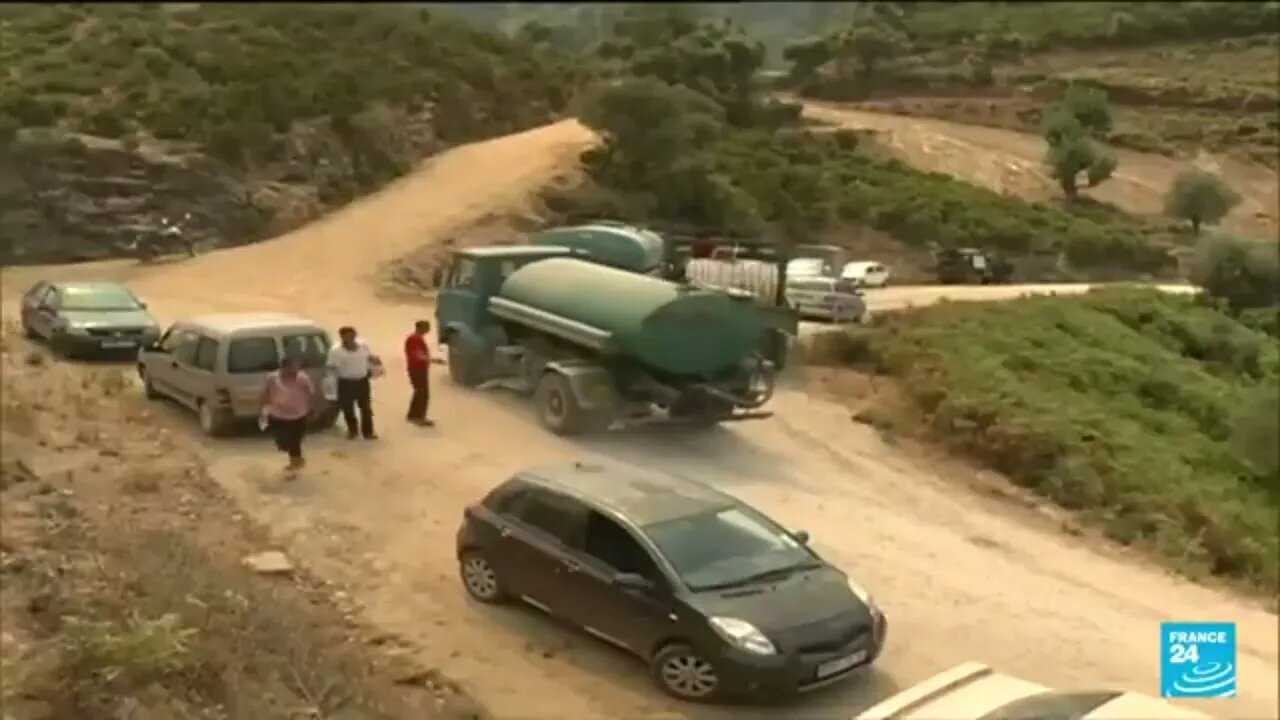 26 dead as forest fires spread in north Algeria