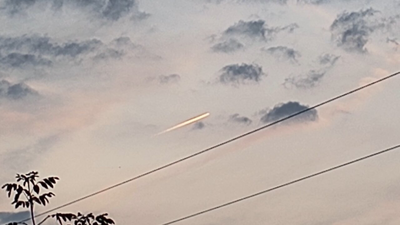 Aircraftless Contrail UFO/UAP Disappears Into Thin Air - Michigan 8/14/24