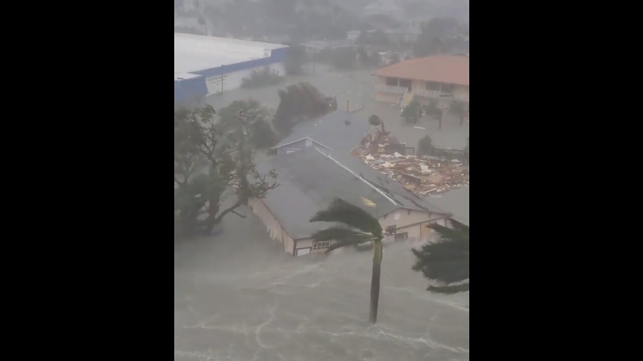 Hurricane Ian Hammers Fort Myers, Florida