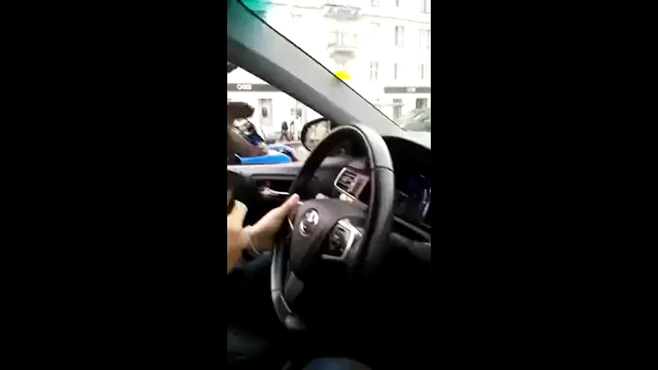 Bear in Russian traffic