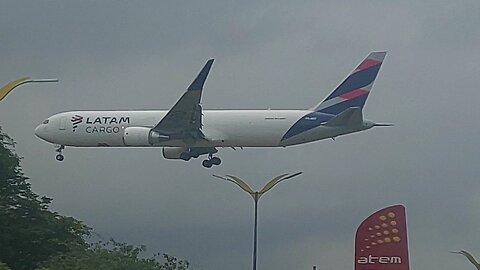 Boeing 767-300ERF PR-ABD vindo de Guarulhos para Manaus